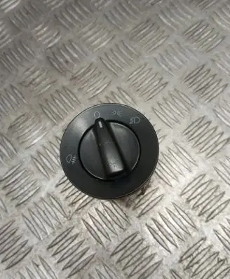 Volkswagen Golf IV Light switch 1C0941531