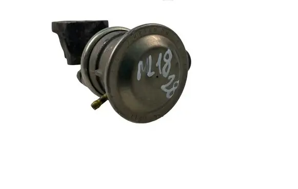 Audi A4 S4 B6 8E 8H EGR valve 06B131817E
