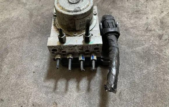 Nissan Juke I F15 ABS Pump TD8405 62260010 62260016