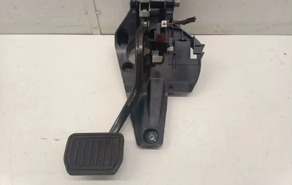 Tesla Model 3 Brake pedal 104469200D