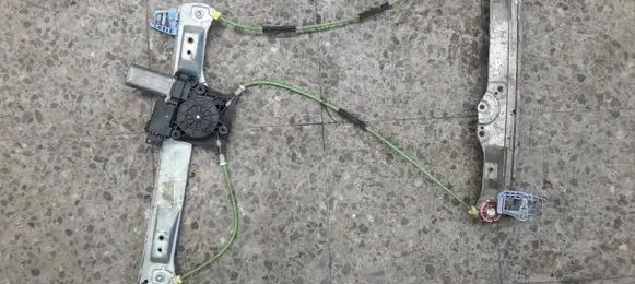 Opel Corsa D Front window lifting mechanism without motor