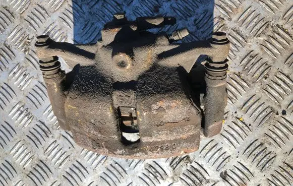Front brake caliper
