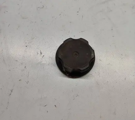 Mitsubishi Canter Oil filler cap 