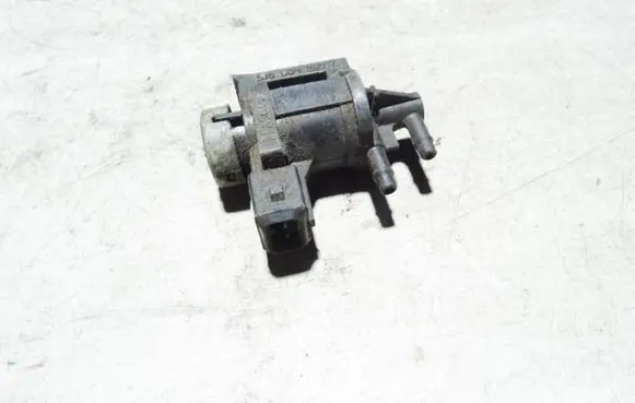 Audi A4 S4 B6 8E 8H Turbo solenoid valve 1J0906283A