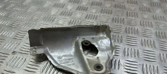 Volkswagen PASSAT B8 Heat shield in engine bay 04E253041