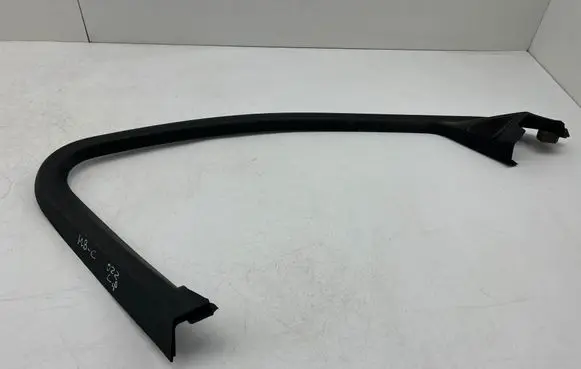 Mercedes-Benz C W206 Front door glass trim molding A2067270300 15670949