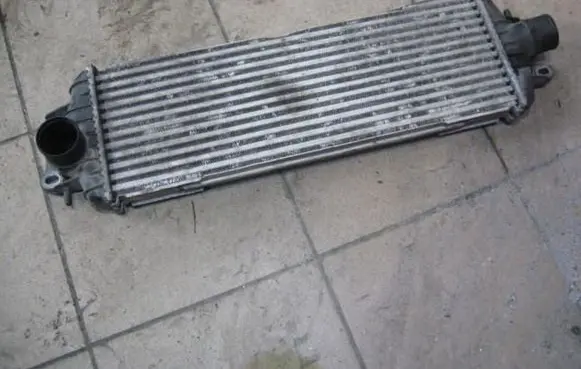 Renault Trafic I Intercooler radiator 93850451 25DCI