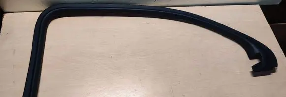 Chevrolet Malibu Rear door trim (molding) 22807736
