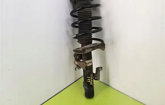 Mazda 3 I Front shock absorber with coil spring 