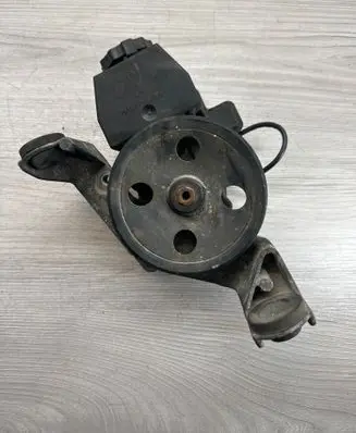 Mercedes-Benz C W203 Power steering pump