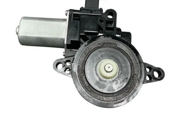 Mazda 6 Rear door window regulator motor D6515858X