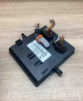 Audi Q7 4L Comfort/convenience module 4F0907279 4F0910279K WithPlug