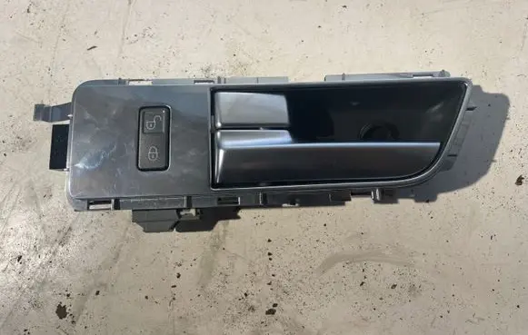 Land Rover Discovery 4 - LR4 Front door interior handle Ah2222601ab AH2214017BA