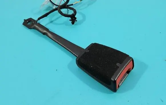 Volkswagen Golf Sportsvan Front seatbelt 510857756B IMPRK1606231
