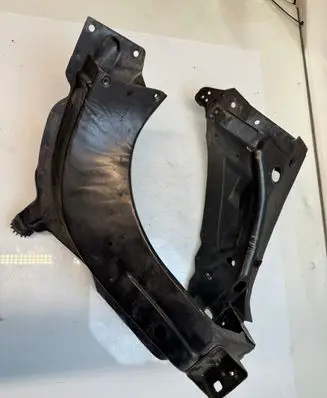 Mercedes-Benz ML W164 Headlight/headlamp mounting bracket 31232