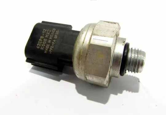 KIA Sorento Oil pressure sensor 42CP812