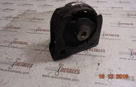 Toyota Avensis T270 Engine mount bracket