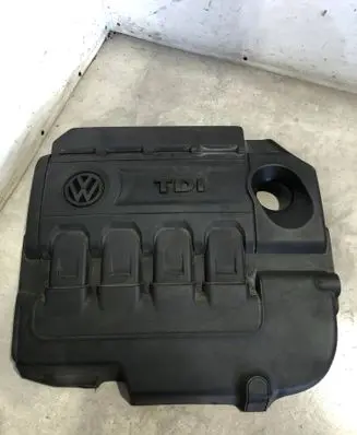 Volkswagen Golf VII Engine cover (trim) 04L103925Q