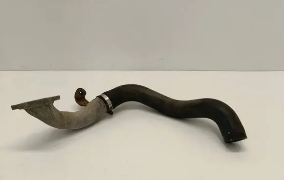 Engine coolant pipe/hose