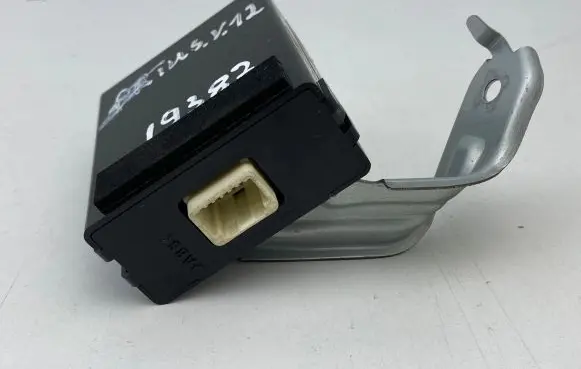 Toyota Prius+ (ZVW40) Other control units/modules 8657247090 1669000071