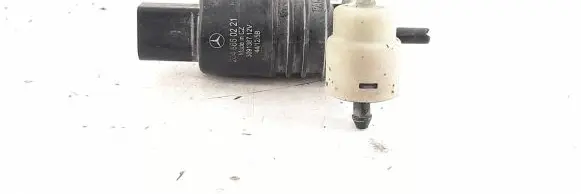 Mercedes-Benz E W212 Windshield washer spray nozzle 2048660221 3091387