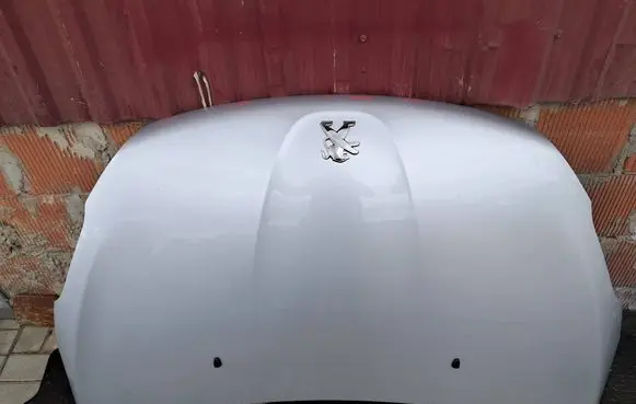 Peugeot 208 I Engine bonnet/hood 