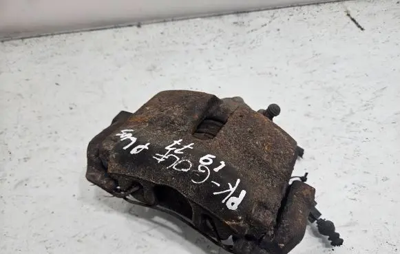 Volkswagen Golf Plus Front brake caliper