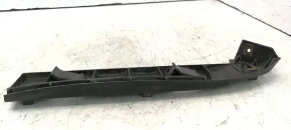 Front bumper mounting bracket