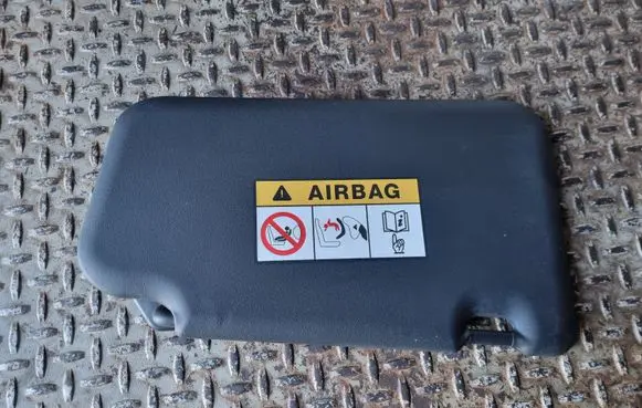 Nissan Juke I F15 Sun visor