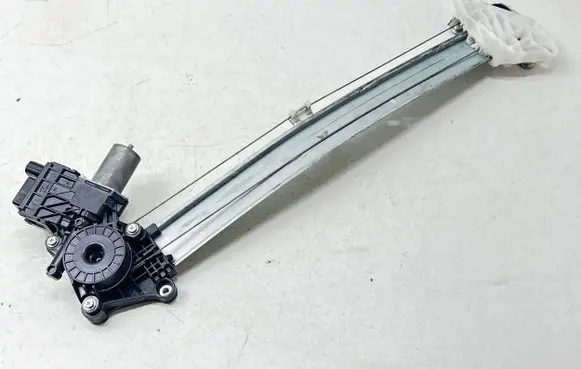 Subaru XV II Front door window regulator with motor 61188FL010 0620204562