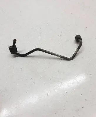 KIA Sportage Fuel injector supply line/pipe 