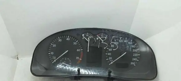Volkswagen PASSAT B5 Speedometer (instrument cluster) 3B0919890A