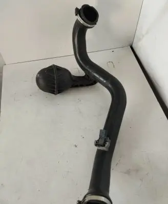 Audi A4 S4 B9 8W Intercooler hose/pipe 8W0145673