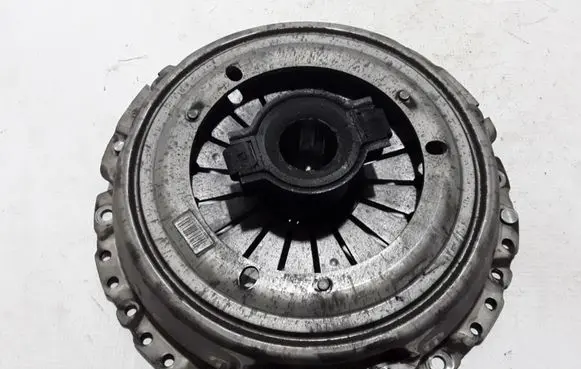 Renault Master III Pressure plate 8201384826