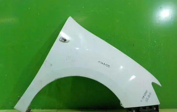 Dacia Sandero II Fender PRZOD PRAWY
