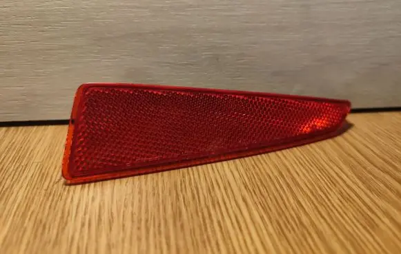 Lexus RX 330 - 350 - 400H Rear tail light reflector 8191048050