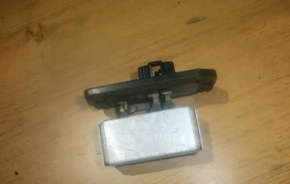 Mitsubishi Carisma Heater blower motor/fan resistor 12t222
