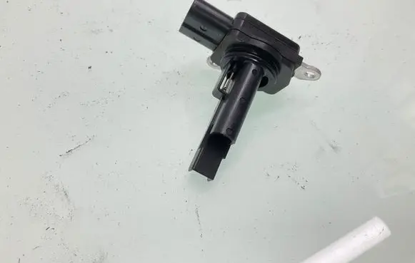 Toyota Auris E210 Mass air flow meter 222040V020 VN2974005380