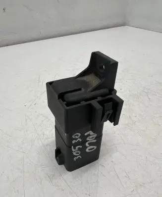 Volkswagen Polo V 6R Glow plug pre-heat relay 04B907281