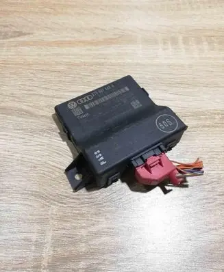 Audi A4 S4 B8 8K Gateway control module 8T0907468R