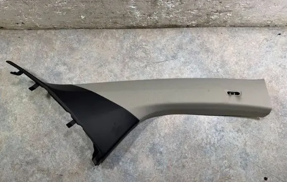 BMW i3 (B) pillar trim (top) 7275668