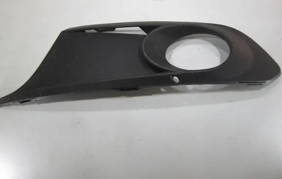 Front fog light trim/grill
