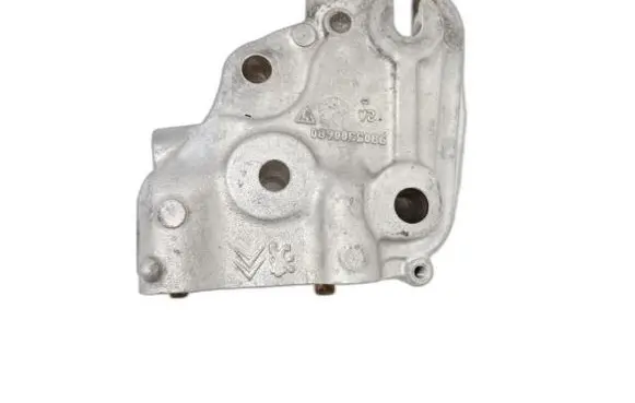 Peugeot Traveller Engine mount bracket 9805300680