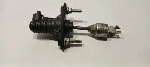 Toyota RAV 4 (XA30) Clutch master cylinder 