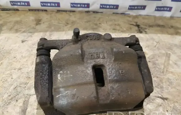 Nissan X-Trail T31 Front brake caliper 41001JD00A