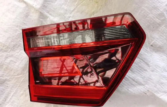 Volkswagen Atlas Tailgate rear/tail lights 3CN945094A