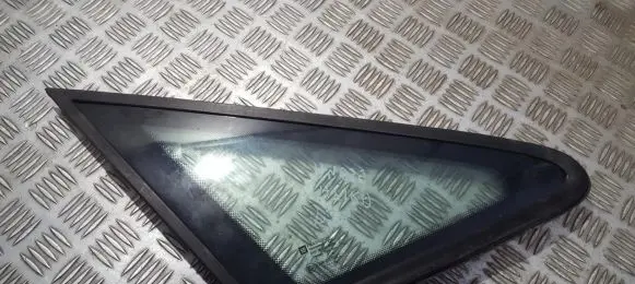 Opel Zafira A Front triangle window/glass 