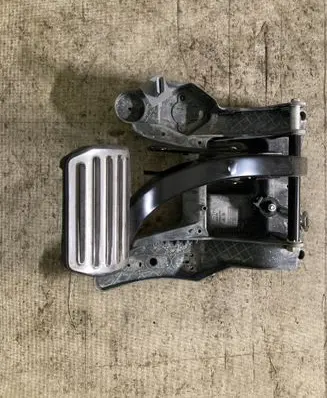 Porsche Cayenne (9PA) Brake pedal 7L0721117 7L0723031F