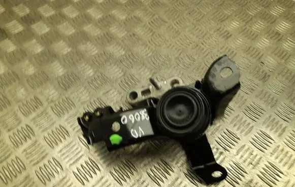 Toyota Yaris Cross Engine mount bracket