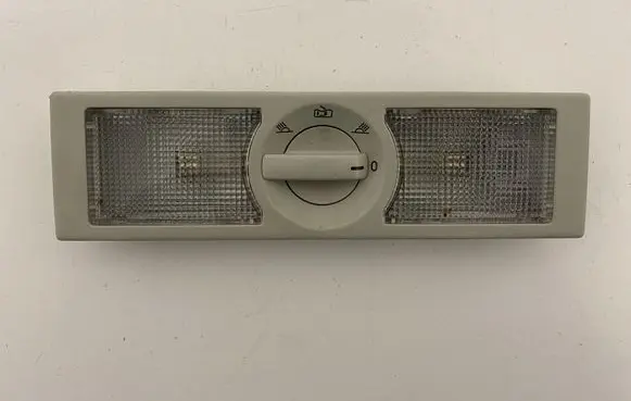 Volkswagen Polo Front seat light 0886400